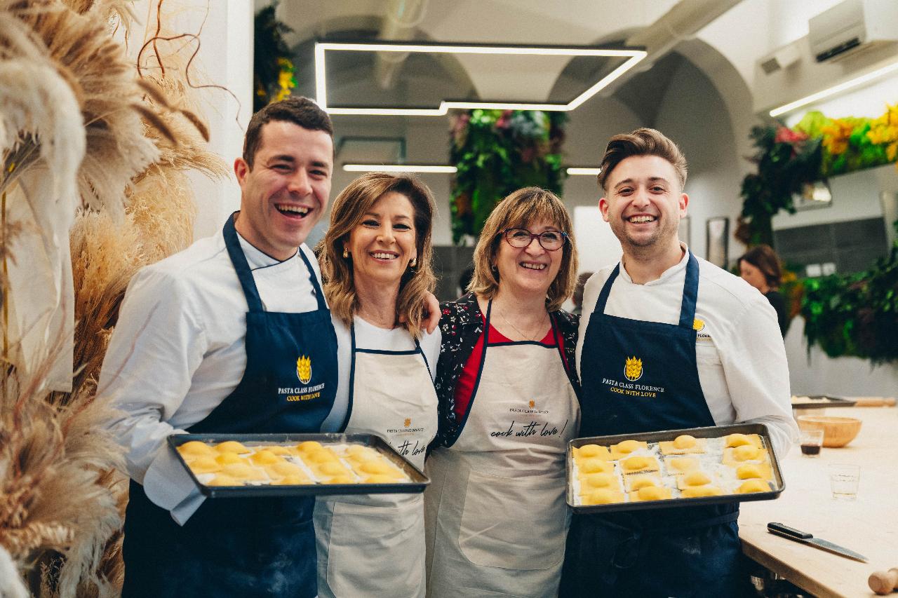 cooking classes as an original gift con pasta lovers